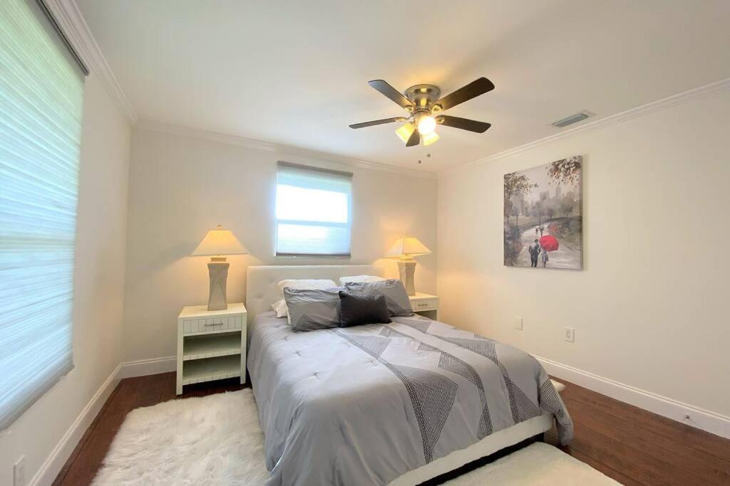Cheerfull 4/Bed/ 3 Bath / Pool / Best Location เนเปิลส์ ภายนอก รูปภาพ