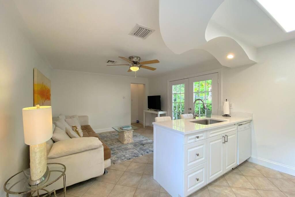 Cheerfull 4/Bed/ 3 Bath / Pool / Best Location เนเปิลส์ ภายนอก รูปภาพ