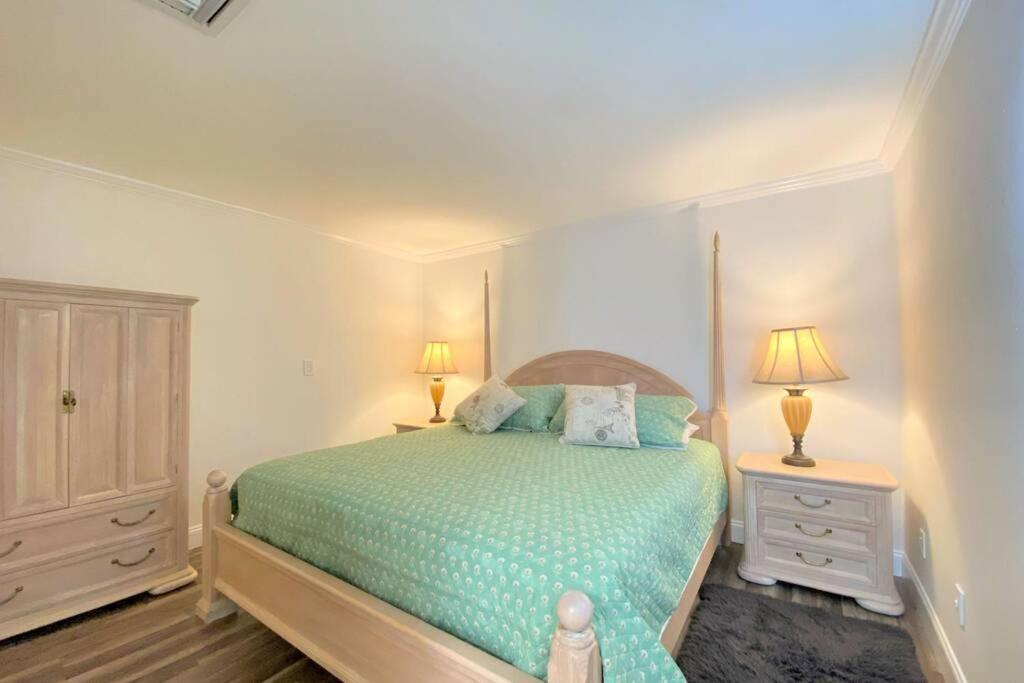 Cheerfull 4/Bed/ 3 Bath / Pool / Best Location เนเปิลส์ ภายนอก รูปภาพ