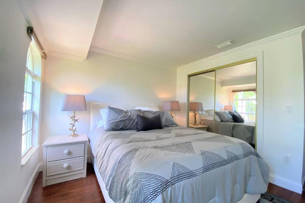 Cheerfull 4/Bed/ 3 Bath / Pool / Best Location เนเปิลส์ ภายนอก รูปภาพ
