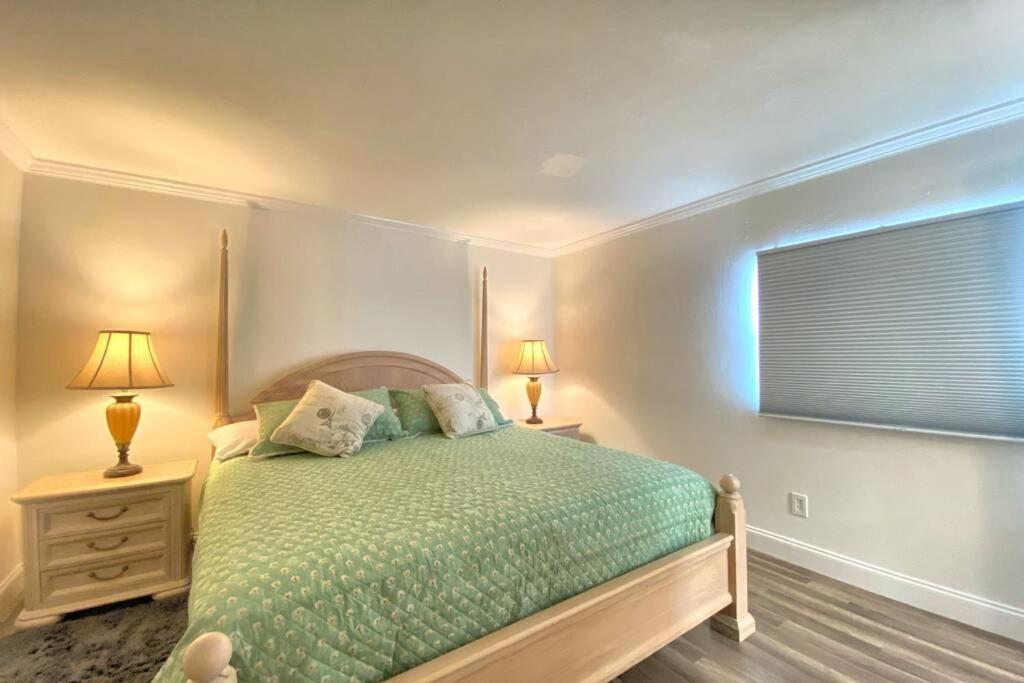 Cheerfull 4/Bed/ 3 Bath / Pool / Best Location เนเปิลส์ ภายนอก รูปภาพ