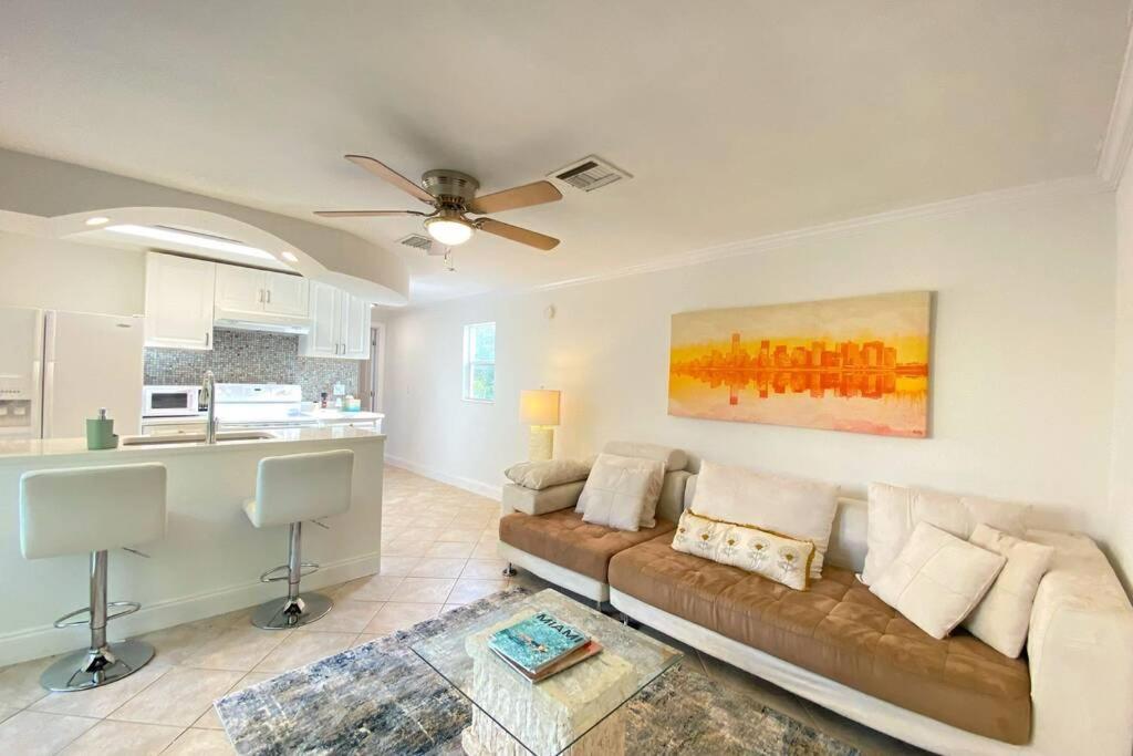 Cheerfull 4/Bed/ 3 Bath / Pool / Best Location เนเปิลส์ ภายนอก รูปภาพ