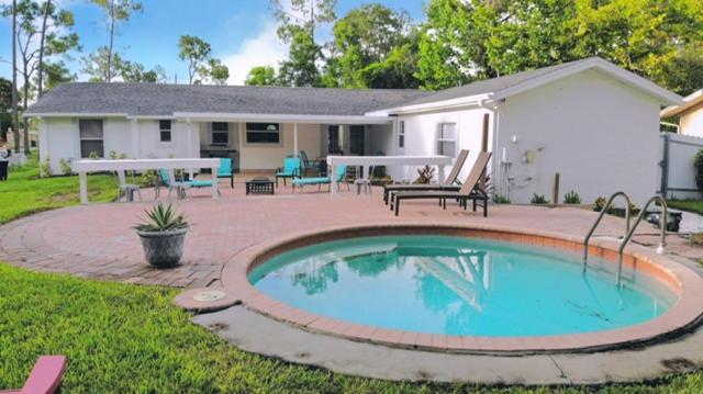 Cheerfull 4/Bed/ 3 Bath / Pool / Best Location เนเปิลส์ ภายนอก รูปภาพ